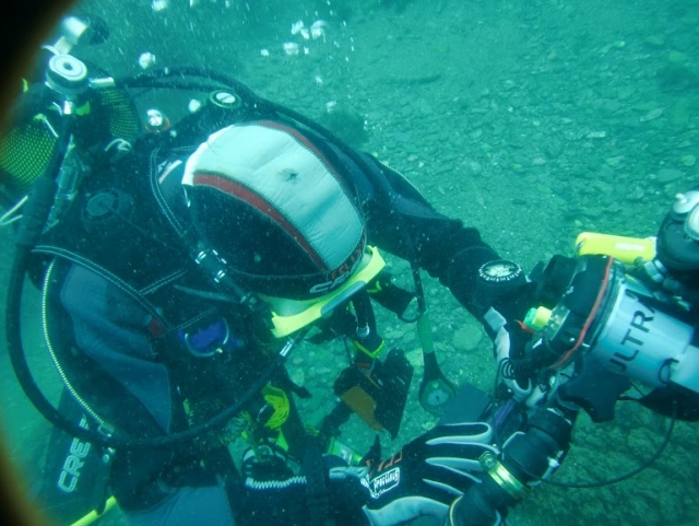 con el material de buceo